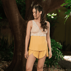 Babydoll feminino em viscolycra com renda no busto e alças reguláveis – Coleção Orquídeas