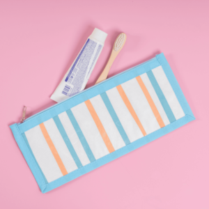 Necessaire compacta personalizada para escova de dentes e higiene – Multiuso - Coleção Happy